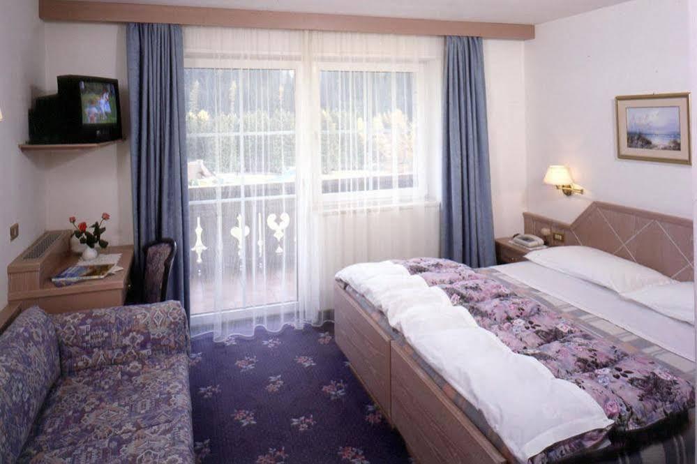 Hotel Villa Mozart ポッツァ・ディ・ファッサ エクステリア 写真